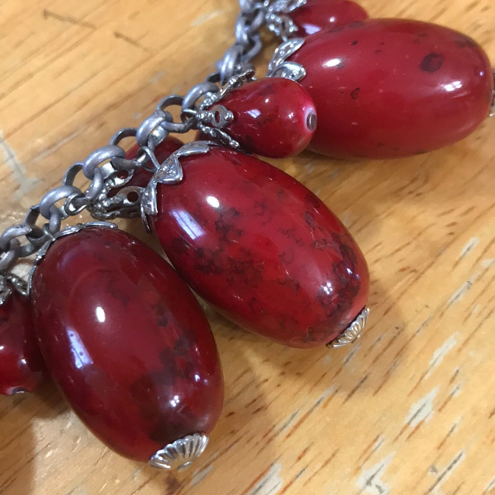 Red necklace - Picture 2 of 3